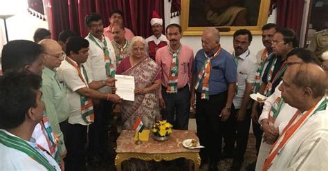 Citing Karnataka example, Congress, RJD formally stake claim to form ...