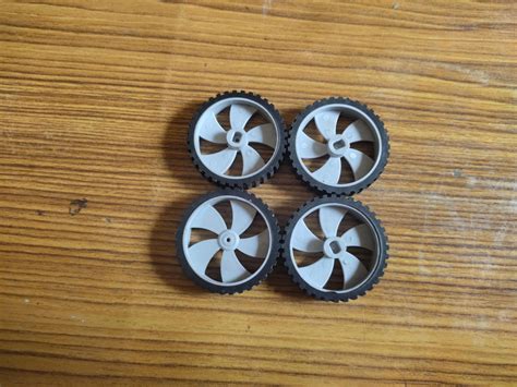 How to Make Arduino Bluetooth Car 的图像结果