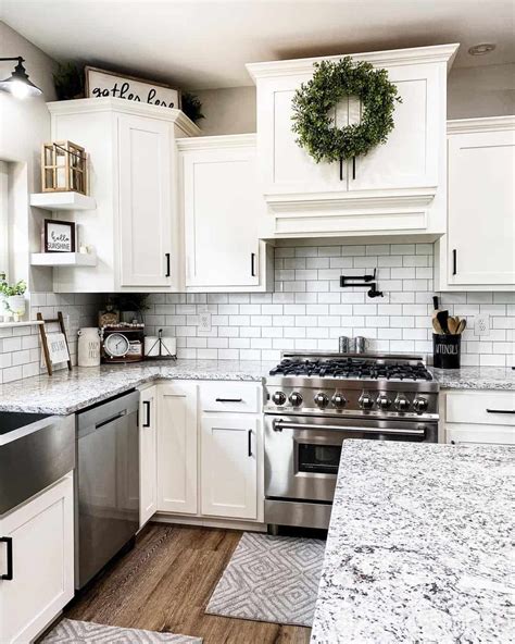 21 Shaker Cabinet Crown Molding Ideas for Your Next Reno