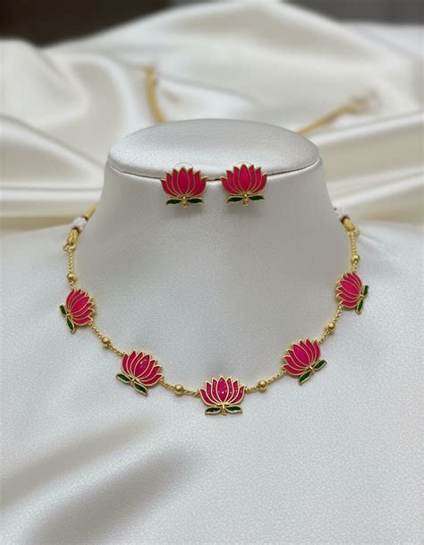 Manju Warrier Inspired Lotus Necklace – Paradise Jewllery