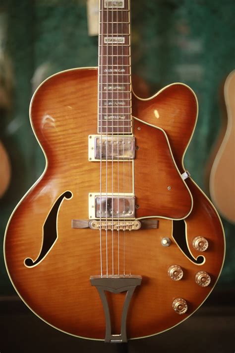 Electric Guitars – McCabe's Guitar Shop