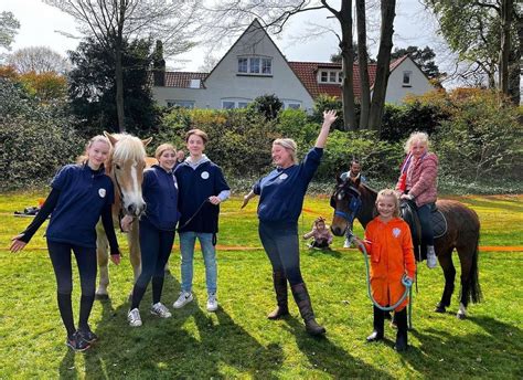 Sinterklaas op Stal, Goyergracht noord 22, Eemnes, Laren, 30 November ...