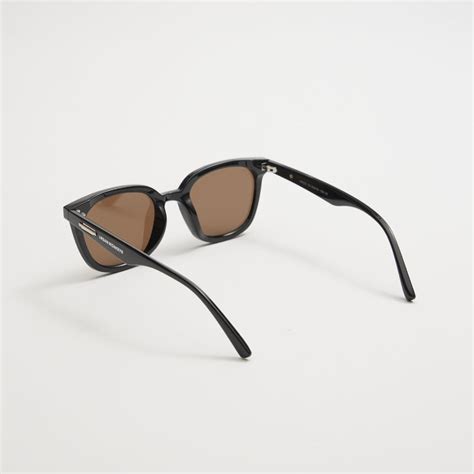 Buy um classic wayfarer // 005 Eyewear Online – Urban Monkey®