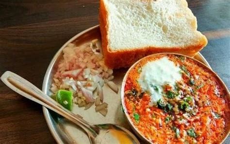 From Kolhapuri Misal to Bhel, Here Is A List 5 Dishes Kolhapur Is ...