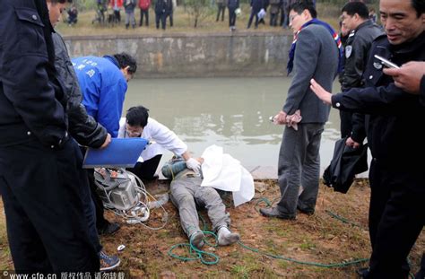 秦皇岛17岁男生救人溺亡，被救女孩骂他活该：原来，我们都被骗了_腾讯新闻