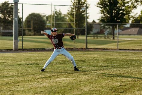 How To Be A Better Outfielder: A Practical Guide To Catching And Throwing