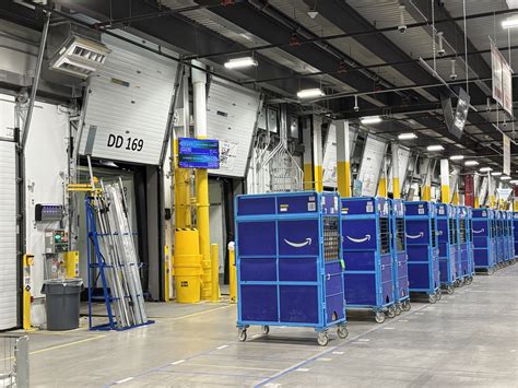 An inside look at Amazon’s distribution facilities - Truck News