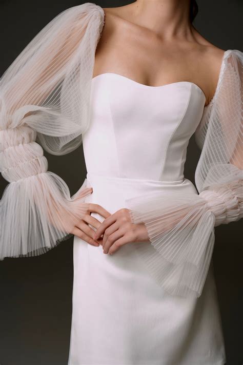 Mini Bride Dress 的图像结果