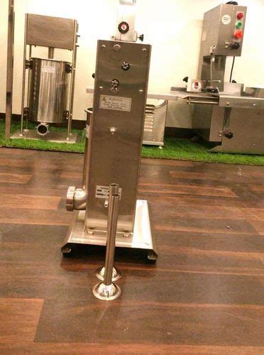 Meat Processing Equipment - Bresco Meat Cutting / Bone Saw Machine BS ...