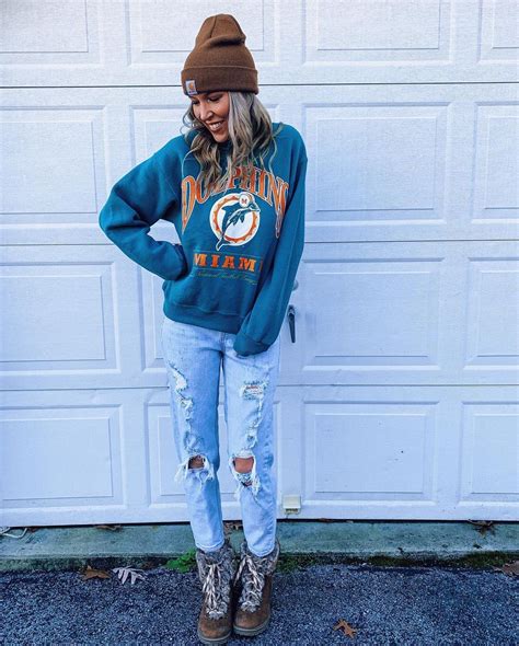 Cold Weather Football Game Day Outfit | Football game outfit, Football ...