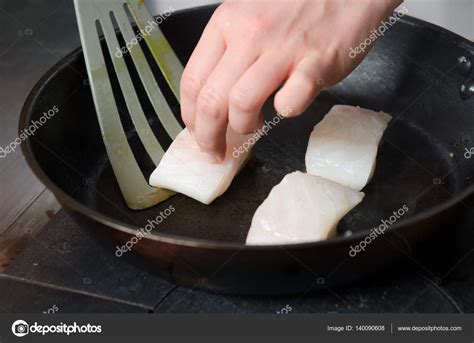 Frying Fish 的图像结果