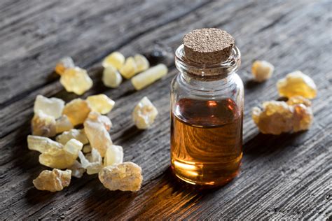 15 Amazing Benefits of Frankincense Essential Oil - Yabibo