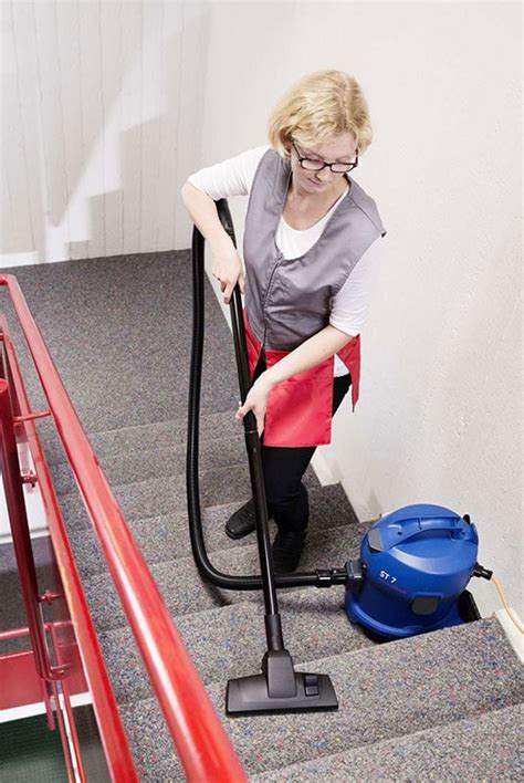 Scrubber machine for professional hospital cleaning