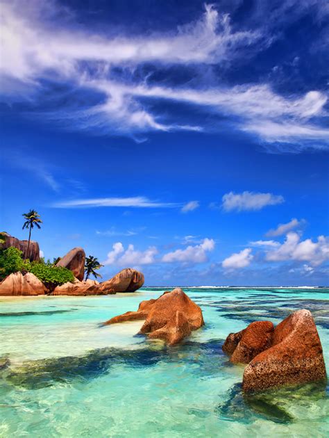 Seychelles beach photo on Sunsurfer