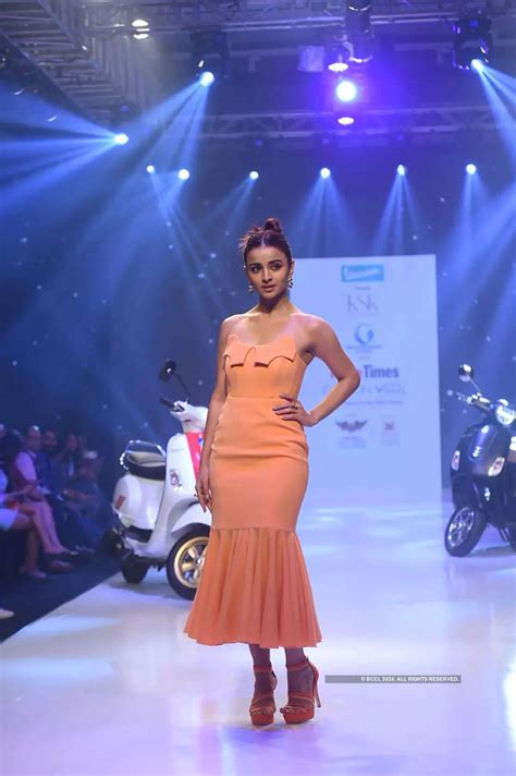 Pune Times Fashion Week 2022: Day 2 - RSR by Riti Rahul Shah ...