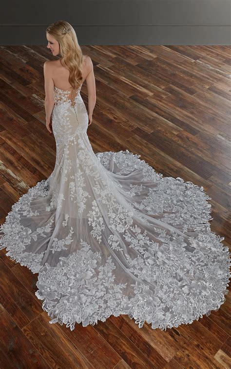 Sexy Floral Wedding Dress with Scalloped Train | True Society