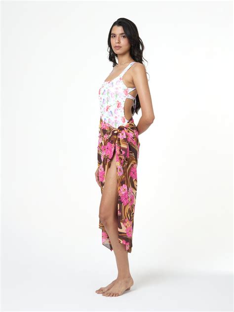 Hibiscus Print Tassel Sarong - The Beach Company