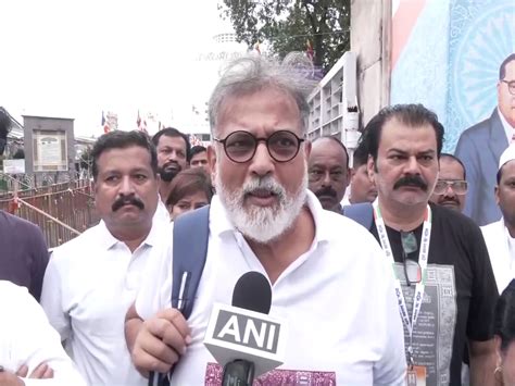 Tushar Gandhi embarks on Samvidhan Satyagraha Padyatra in Nagpur ...