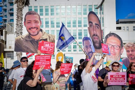 Israeli population tops 10 million for first time - Israel Today