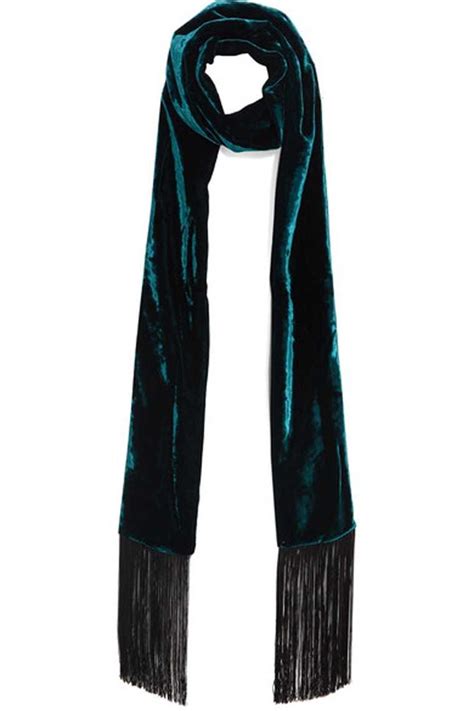 Deepika flaunts velvet, here's how to wear the trend | Femina.in