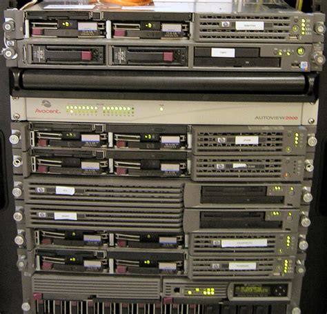 File:Computer server rack.jpg - Wikimedia Commons