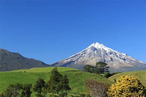 10 Marvelous Mountains In New Zealand One Cannot Miss!