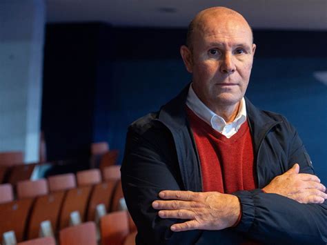 « Vous êtes en train de lui faire la morale ? » : le père de famille échangeait des « nudes ...