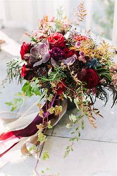 Fall Wedding Flowers by 15 Fall Wedding Bouquet Ideas And Which Flowers They Re Fall Wedding Flowers