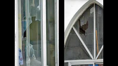 Kolkata: Park Circus hospital refuses Covid-19 suspect, faces relatives ...