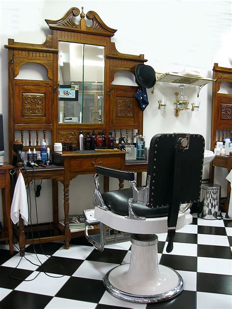 Old Fashioned Barber Shop Interior Design