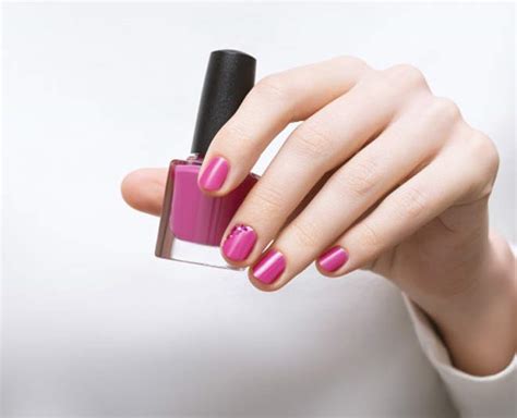 8 Tips To Make Your Nail Polish Stay For Longer