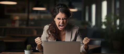 Angry Hits Computer 的图像结果