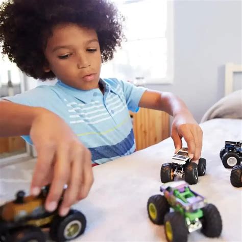 Hot Wheels 2025 Monster Trucks 1:64 Scale Assorted Die-Cast Vehicles ...