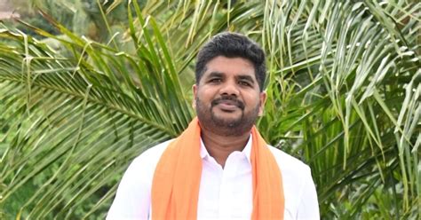 the water in the canals of the ocean is a sight to behold. - the water ...