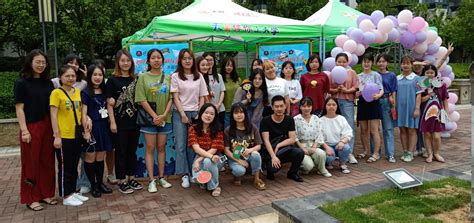 外国语学院举办毕业生游园会-武汉学院外国语学院