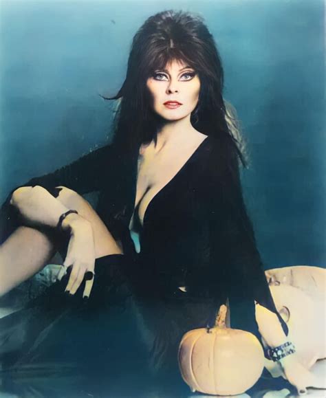 Pin on Elvira / Cassandra Peterson | Cassandra peterson, 50s pinup ...