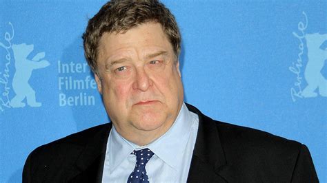 'Dead body' slumped in car outside Glasgow shop turns out to be replica ...