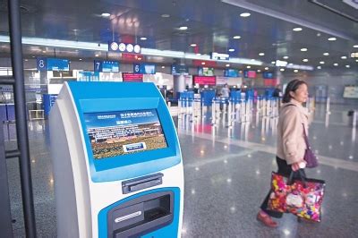 洛阳北郊机场乘机更方便！刷身份证10秒钟自助值机-大河新闻