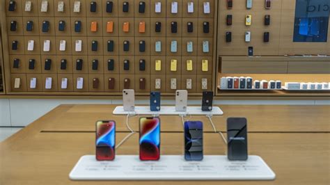 iPhone Sales, Zuckerberg’s Metaverse Bet, Spotify Pricing: Earnings to ...