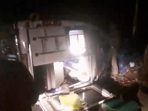 Nainital Tourist Accident: Tempo Traveller Overturns | Ghaziabad Delhi ...