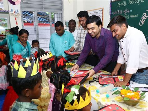 Mission Director IAS Jayantkishore Mankale admitted 201 children to ...