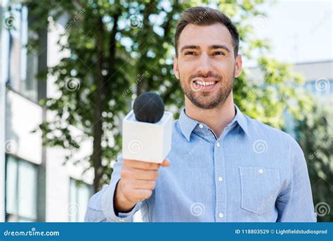 Journalist Interview Creative Commons 的图像结果