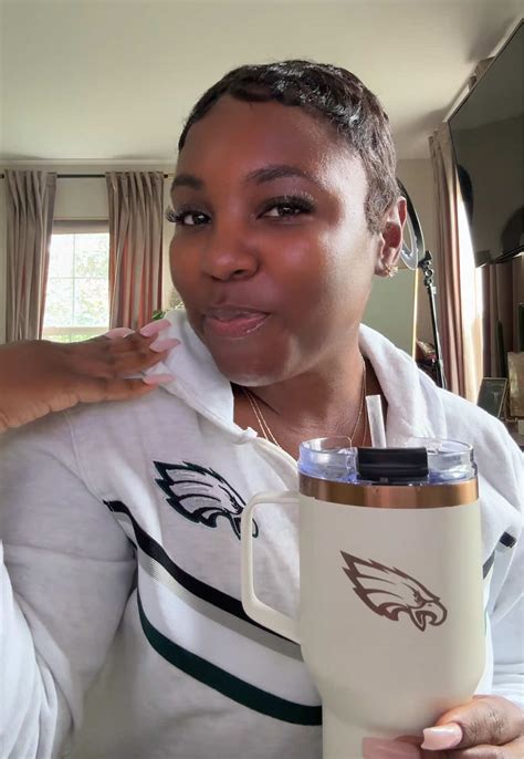 Ebony Joi (@iamebonyjoi) - Urlebird