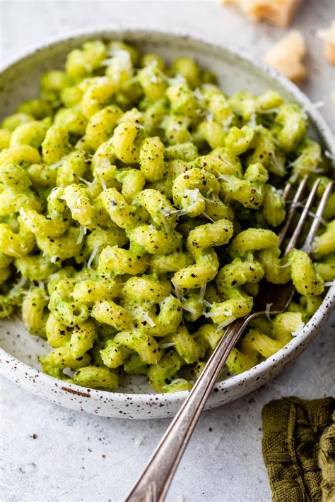 Pasta with Creamy Zucchini Sauce - Skinnytaste