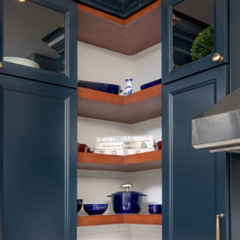 8 Smart Kitchen Corner Solutions | Daso Custom Cabinetry