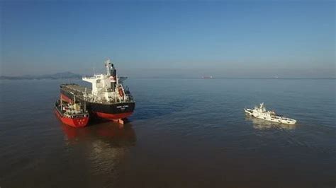 舟山港域最大的单次低硫船用燃料油供应完成了（附图）-海运新闻-锦程物流网