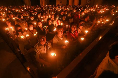 Photos: Easter Vigil at the Manila Cathedral - LiCAS.news | Light for ...
