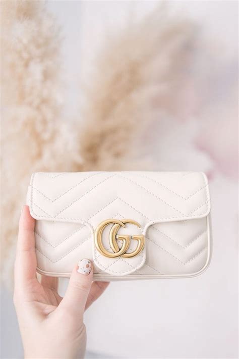 Mini GG Marmont Matelasse Shoulder Bag With OG Box & Dust Bag (White-9 ...