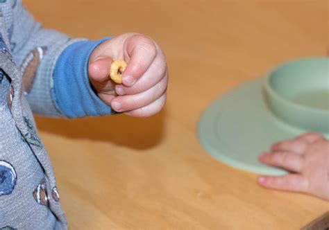 Pincer Grasp Activities for Babies (Fun and Easy) - The Montessori Twin ...