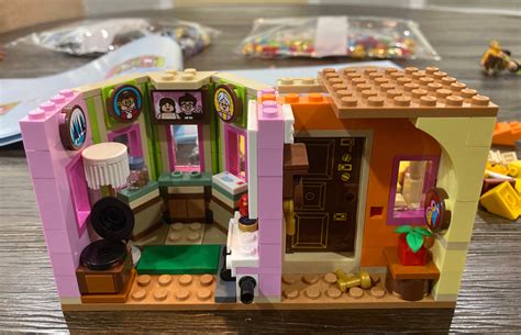 We Build the LEGO 'Up' House: Happy 100th Anniversary, Disney - IGN